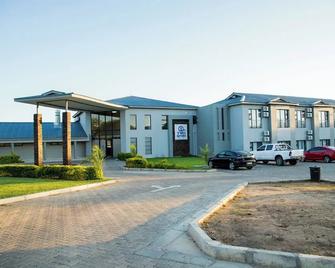 Two Rivers Hotel - Kasane - Gebouw