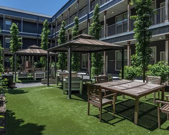 Sleepover: Alluring 1bd/1ba + Gym - Little Rock - North Little Rock - Patio