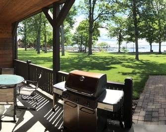 Beautiful, Large, Lower Level, Beach Frond Condo on Leech Lake, Multi Family - Walker - Patio