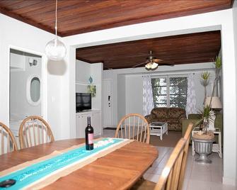 Tangerine Sunsets Fallglo - Nassau - Dining room
