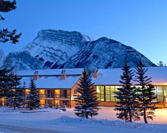 Douglas Fir Resort & Chalets - Banff - Bâtiment