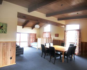 Larchwood Motel - Hanmer Springs - Dining room