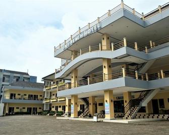 Uni Beach Hotel - Pangandaran - Edificio