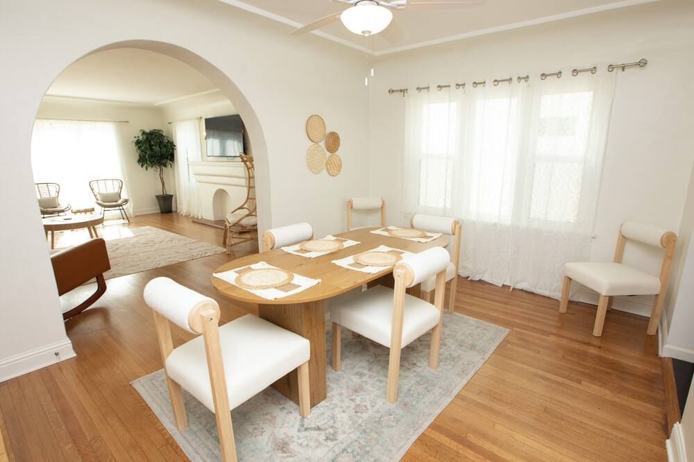 3 Bedroom Luxury Beach House w/ Parking - Walk To Beach - לונג ביץ' - חדר אוכל