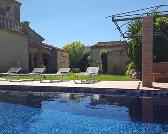 2 Private Rooms + Swimming Pool - Riumors - Piscina