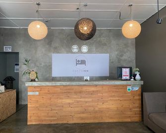 Campus Inn - Kuching - Front desk