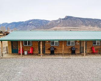 Cowboy Bunkhouse #2, clean rustic charm, located in South Fork Valley, 10 minutes from Downtown Cody - Cody - Gebäude