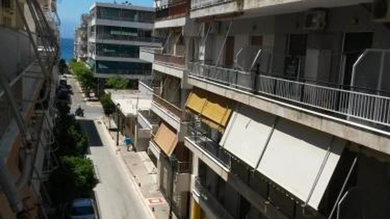 100m from the beach cosy apartment
