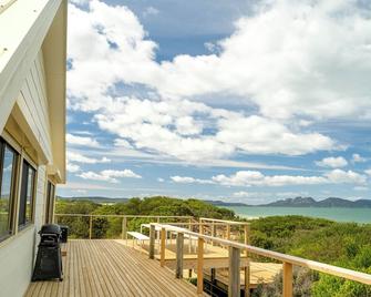 Nine Mile House - Swansea - Balcony