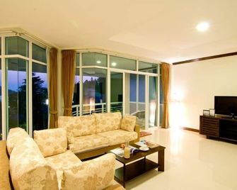 Makathanee Resort - Ko Mak - Вітальня