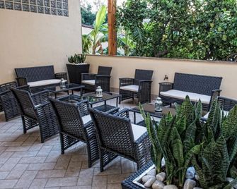Villa Regina - Regio de Calabria - Patio