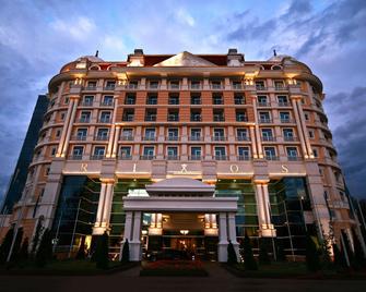Rixos Almaty Hotel - Almaty - Building
