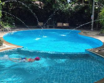 Resort house - 2 min walk to the beach - Ban Krut - Piscine