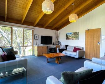 Tanjil Creek Lodge - Bedroom 1 (modern, ensuited with kitchenette) - Baw Baw Village - Living room