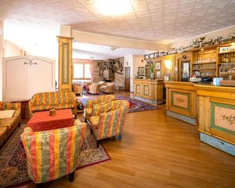 Hotel Club Funivia - Aprica - Бар