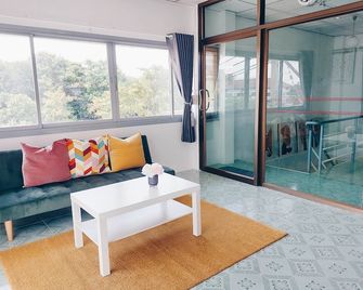 Hello Sunshine - Ayutthaya - Sala de estar