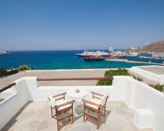 Megas Rooms - Tourlos - Balcony