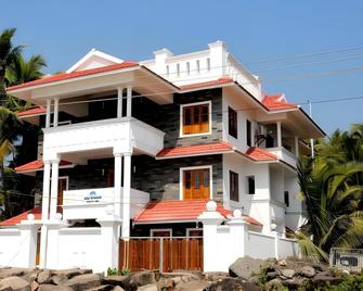 Sea Breeze Beach Inn - Kannur - Gebäude