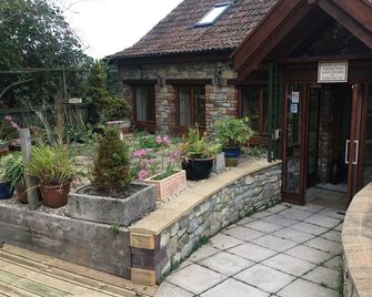 Bridge Farm Guesthouse - Bristol