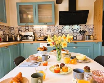Fleurs De Vigne, Gite Charentais Au Gran - Bouteville - Dining room