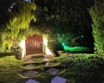 Private Cottage By The Sea in The Most Prestigious Part Of Santa Monica. - Santa Monica - Widok na zewnątrz