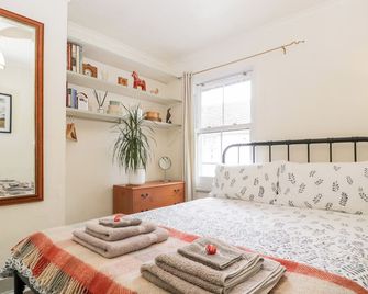 7 Bell Street - Brecon - Bedroom