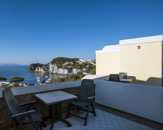 Hotel Villaggio Dei Pescatori - Ponza - Balcony