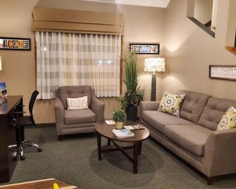Baymont by Wyndham, Fort Collins - Fort Collins - Living room