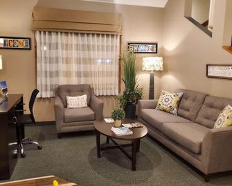 Baymont by Wyndham, Fort Collins - Fort Collins - Living room