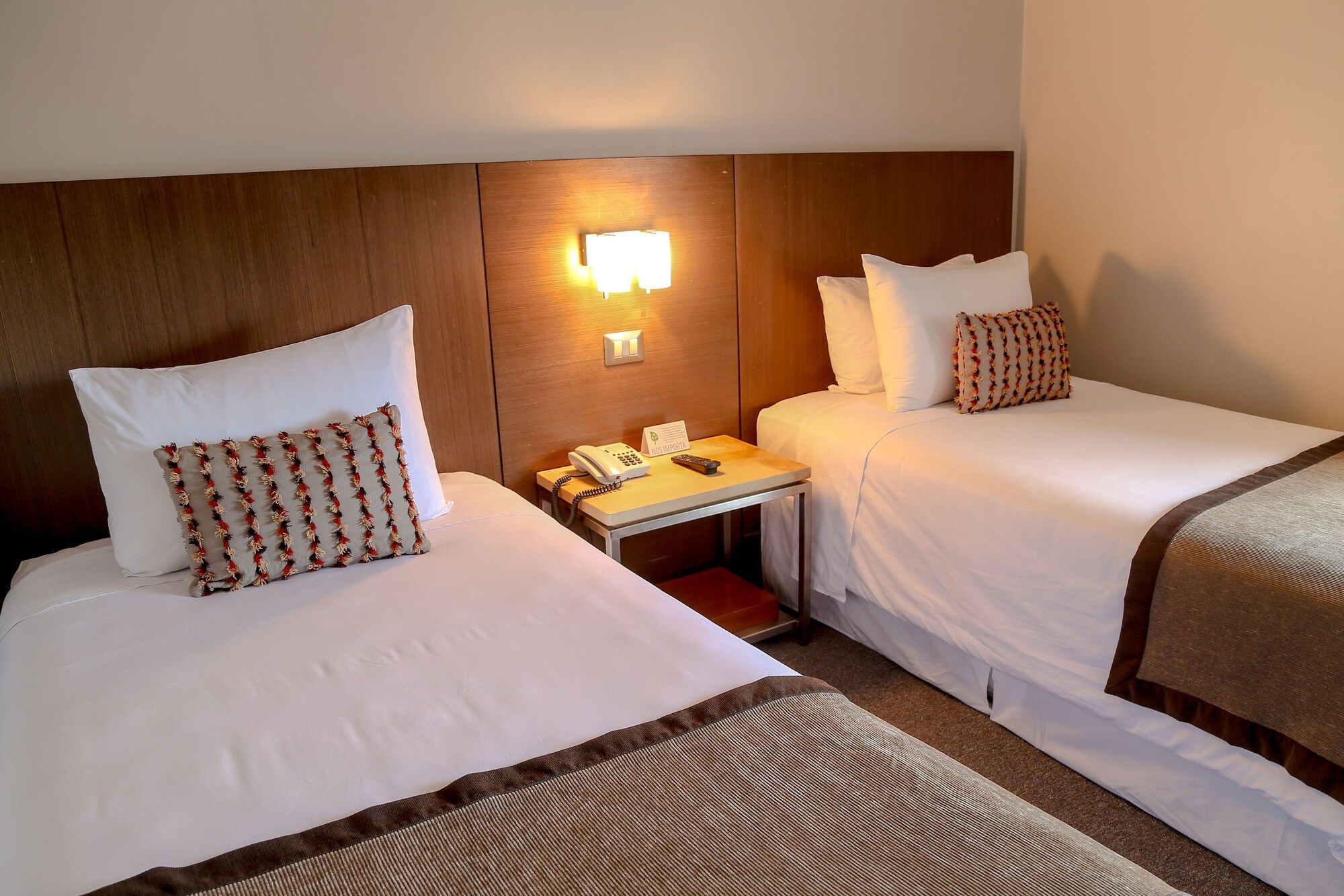 Hotel Martin Gusinde - פוארטו נטאלס - חדר שינה