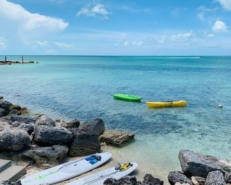 Luxury 3BR · protected dock · oceanfront · private gated peninsula - Marsh Harbour - Playa