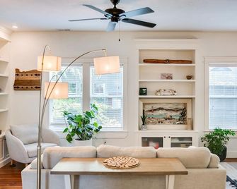 Blue Sky Bungalow - Boise - Sala de estar