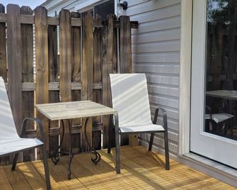 Stunning 2-Bedroom Apartment with Modern Elegance - Slidell - Patio