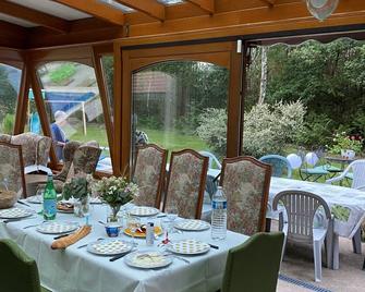 Property With 3 Heated Pool - La Ferté-Saint-Cyr - Restaurant
