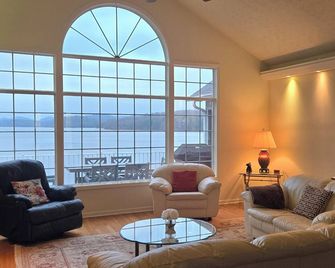 Amazing! Tellico Village Lake House With Dock! - Loudon - Living room