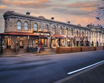 Hotel Frangos - Daylesford - Edificio