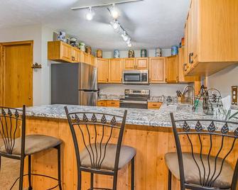 Stunning two-story home in the trees w/ a firepit, furnished deck, & balcony - Thompsonville - Kitchen