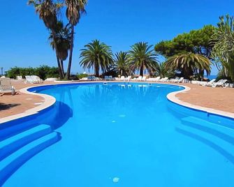 Baia Paraelios Resort - Parghelia - Pool
