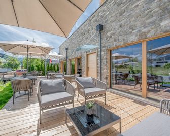 Alpenparks Chalet & Apartment Alpina Seefeld - Seefeld - Patio