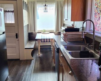 Cottage on Durango - Tacoma - Kitchen