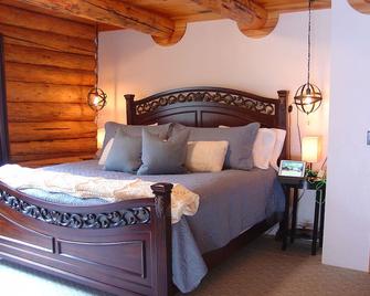 Quintessential Riverfront Montana Log Home Experience - Libby - Schlafzimmer
