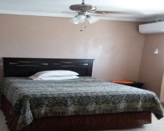 Island Getaway Cottage - Rokers Point Settlement - חדר שינה