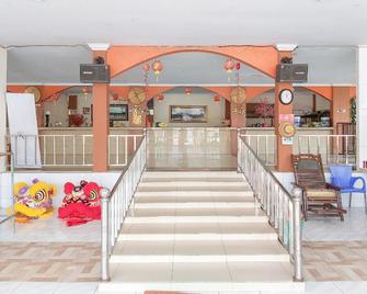 OYO 3196 Hotel Taman Cinta - Singkawang - Lobby