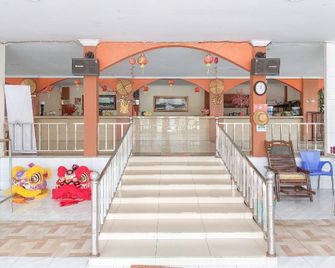 OYO 3196 Hotel Taman Cinta - Singkawang - Lobby