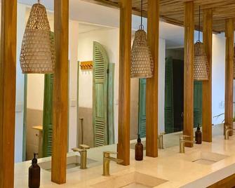 White Penny Hostel - Kuta - Lobby