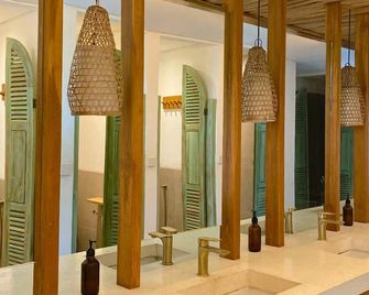 White Penny Hostel - Kuta - Lobby
