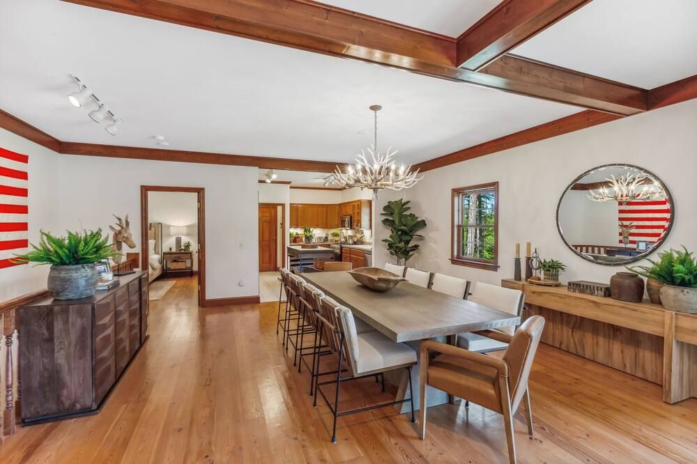 The Gathering Home- Hot Tub, Sauna, Game Room, Mtn Views! - Bigfork - Comedor