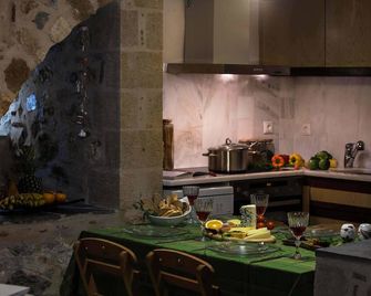House in the Castle - Μονεμβασιά - Μπουφές