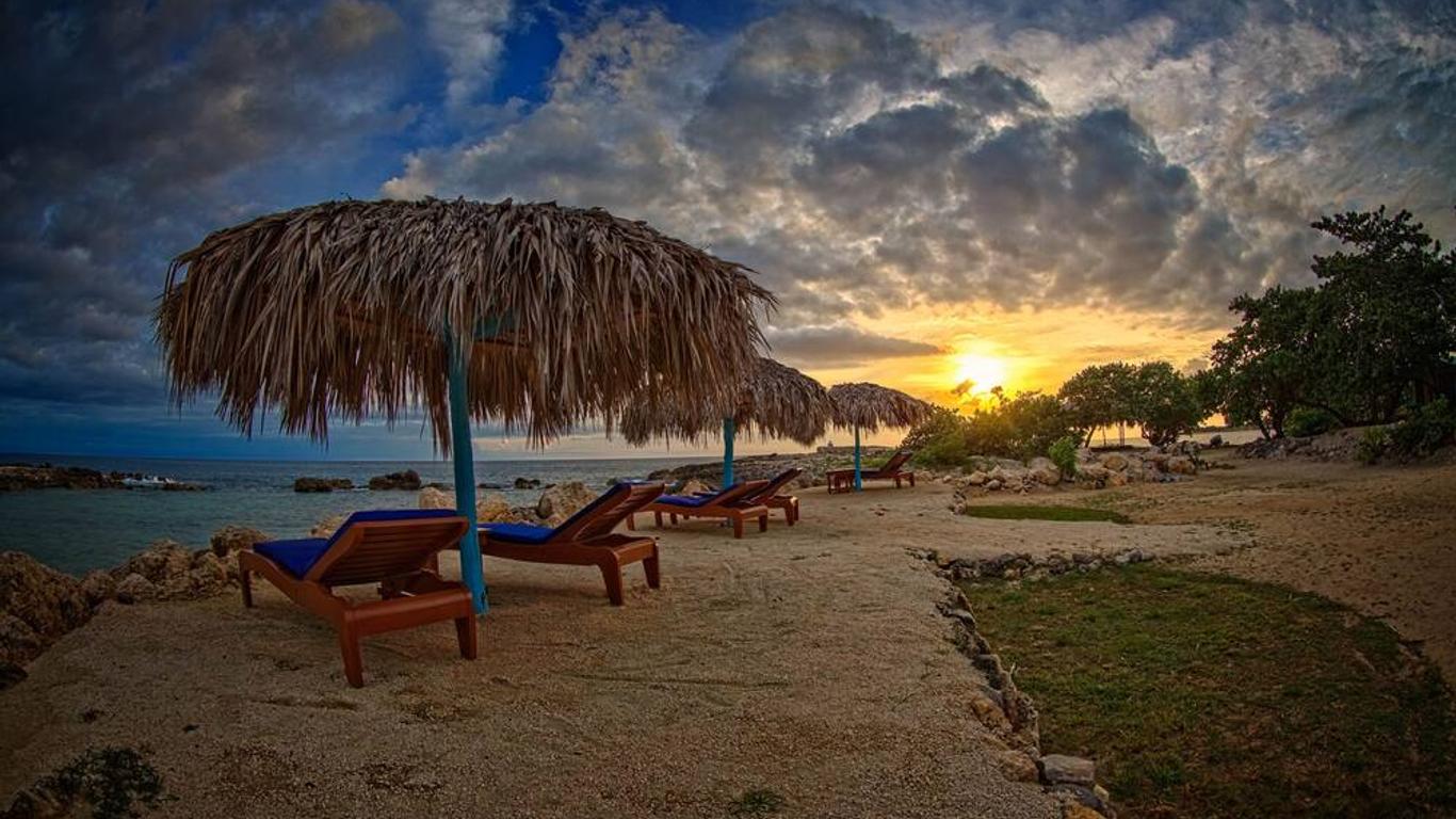 Coral Cove Wellness Resort