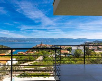 Panoramica Comfortable Holiday Residence - Vrbnik - Balcón